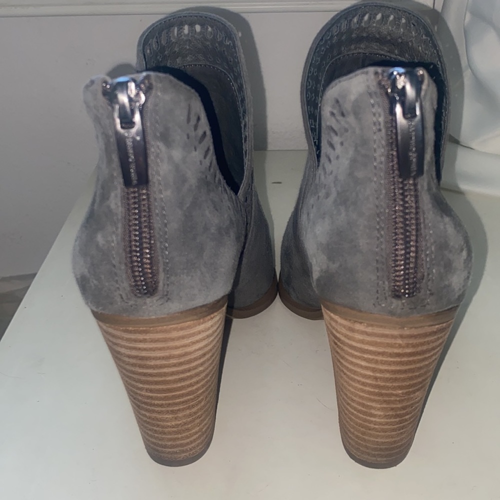 Vince Camuto 6.5 - Picture 3 of 5
